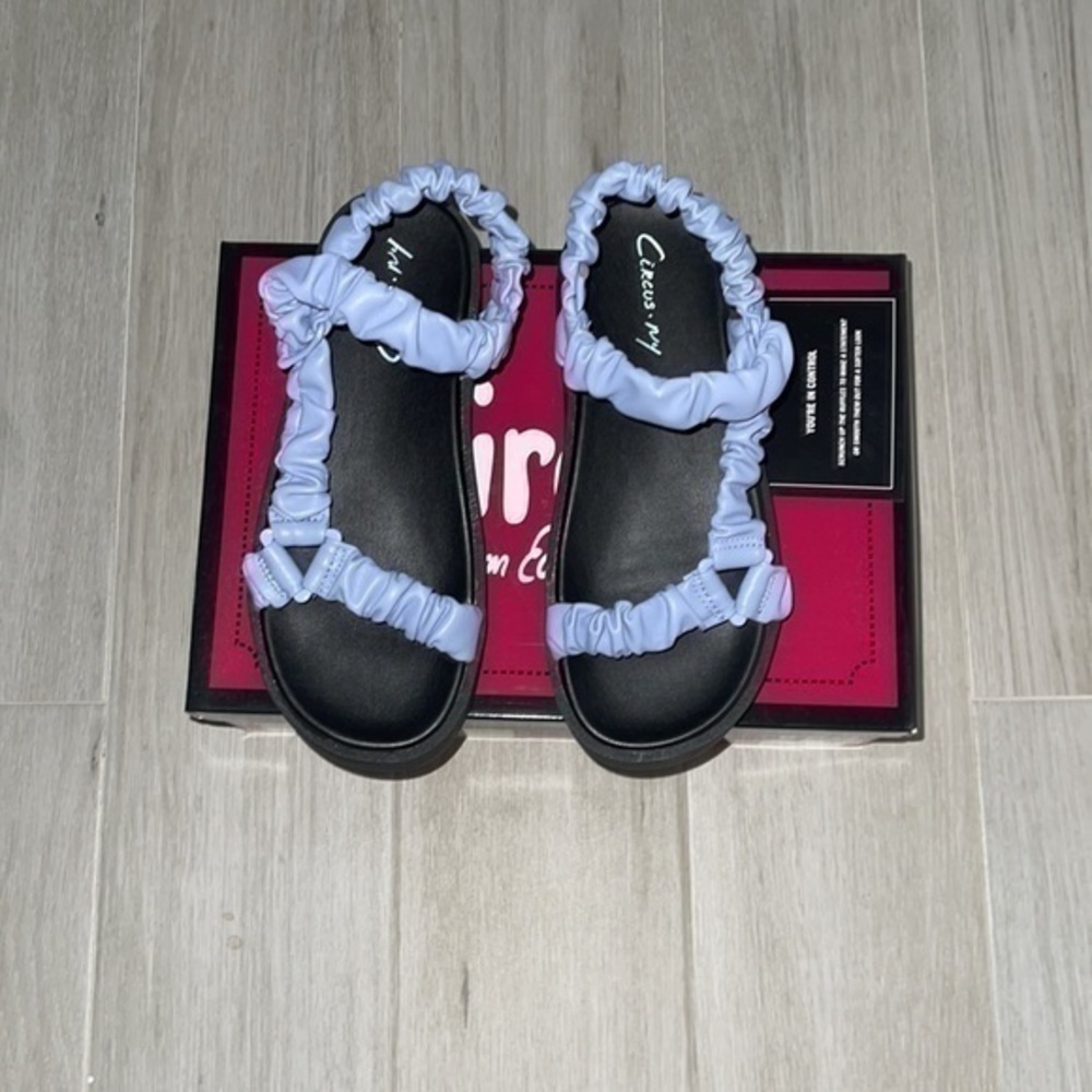 Sam Edelman Ruched Strap Sandal Light Blue - Picture 2 of 12